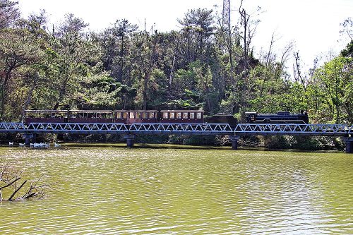 戦争で壊滅して沖縄には鉄道がなくなった、それが復活軽便鉄道