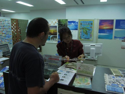 久米島の夏季限定バスくーみん号