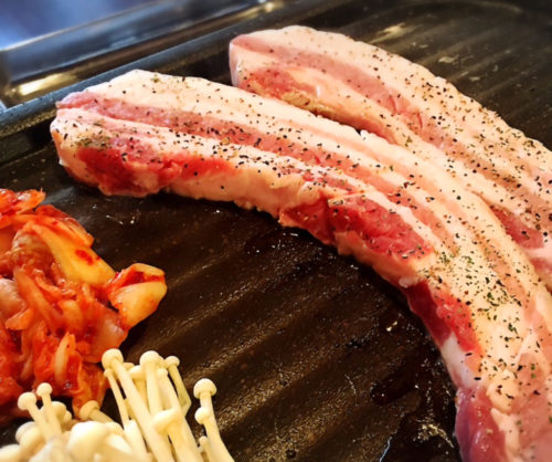 サムギョプサルでスタミナUP！韓国料理『豚豚時代』