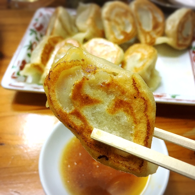 本場中国の味！栄町市場で食べる手作り餃子「一番餃子」