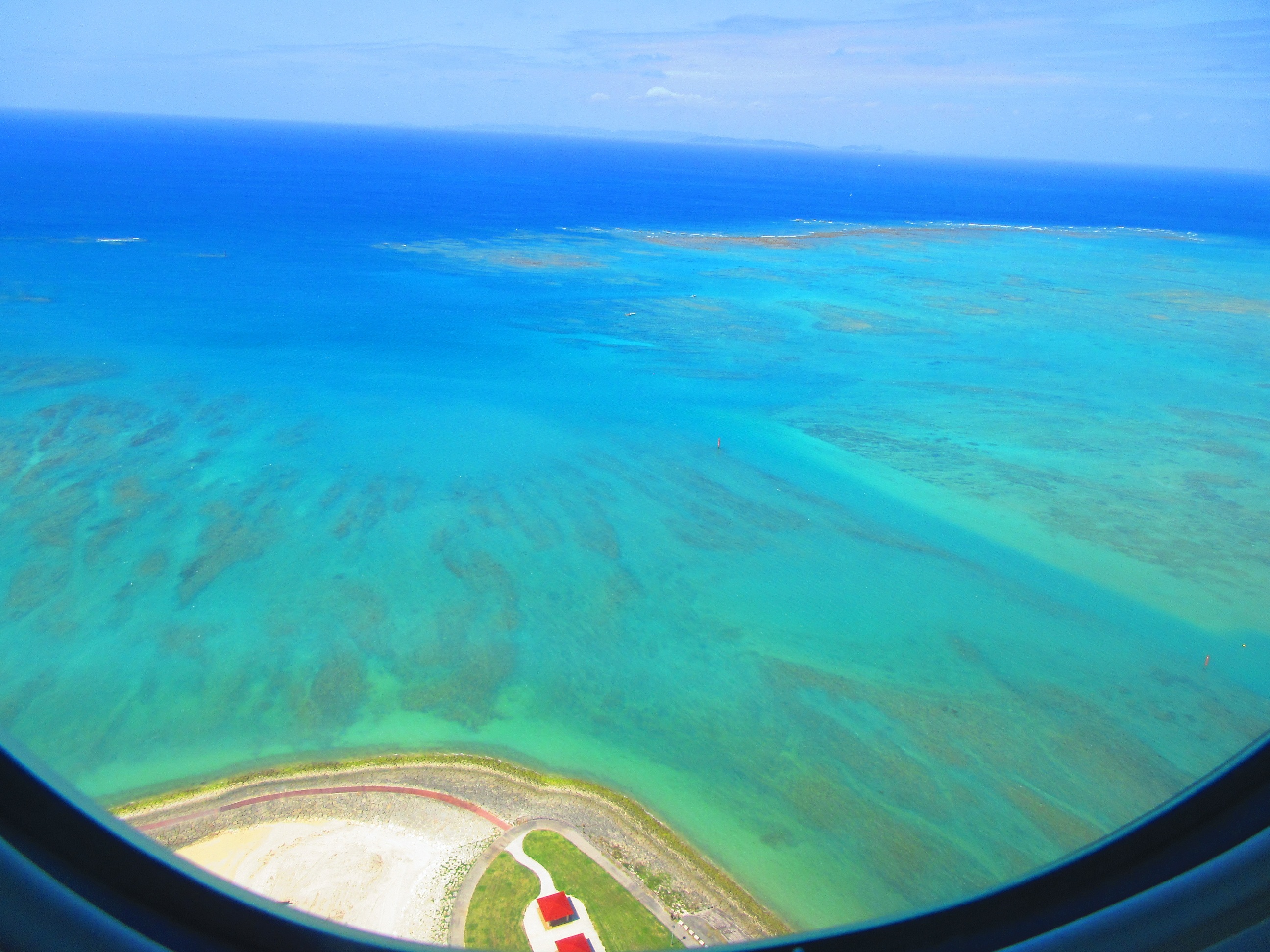 【後編・南から進入時】沖縄への飛行機、窓側席とるなら左側、右側？