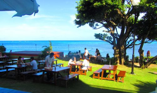 朝食会場がとっても素敵な沖縄本島のホテルリザンシーパークホテル谷茶ベイ