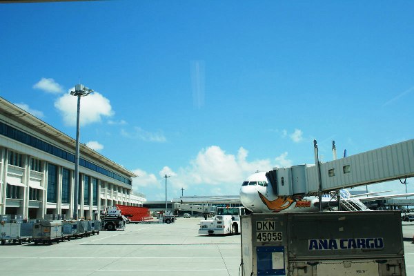 那覇空港から離島へ、最低乗継時間が30分に変更！（JAL ANA）