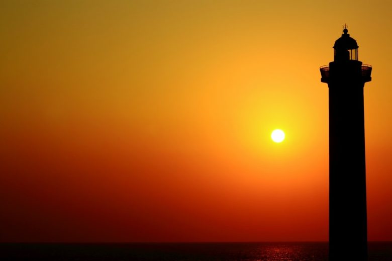 沖縄本島で感動する西海岸の夕日スポット