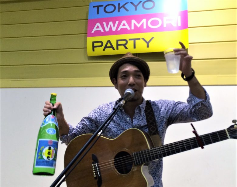 東京泡盛会のライブゲストはヤンバラ－宮城さん