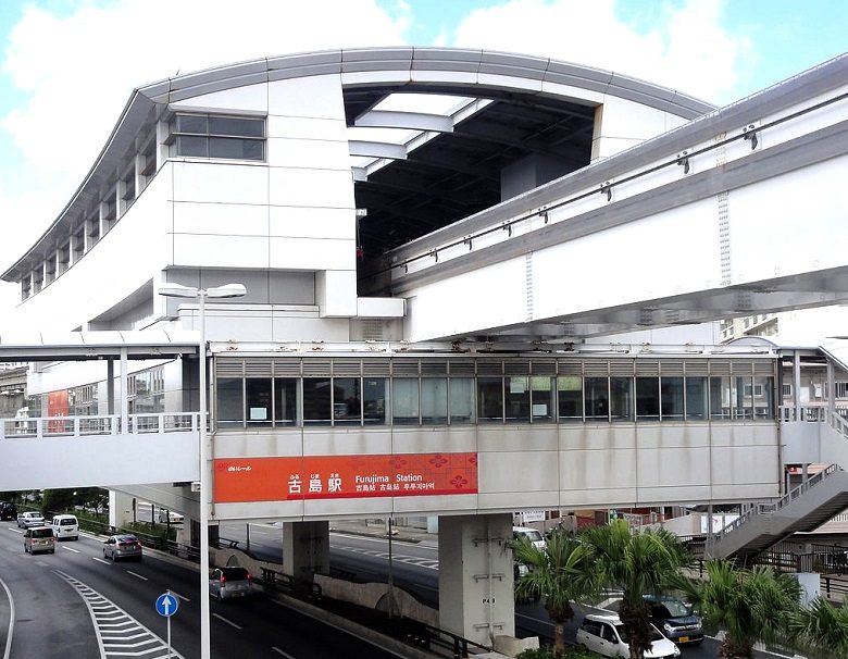 出雲大社沖縄分社は、沖縄都市モノレールゆいレール古島駅からすぐの縁結びの神様