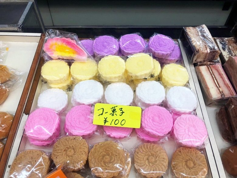 沖縄の伝統菓子を置いている松原屋菓子店