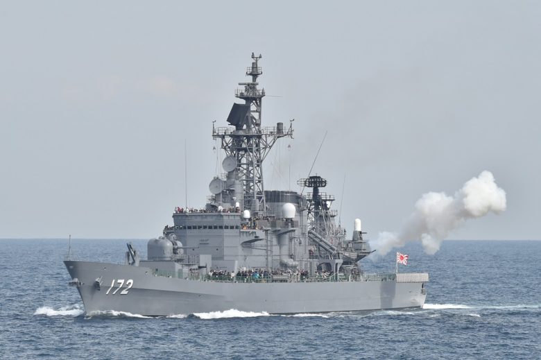 海上自衛隊「護衛艦しまかぜ」中城湾で一般公開