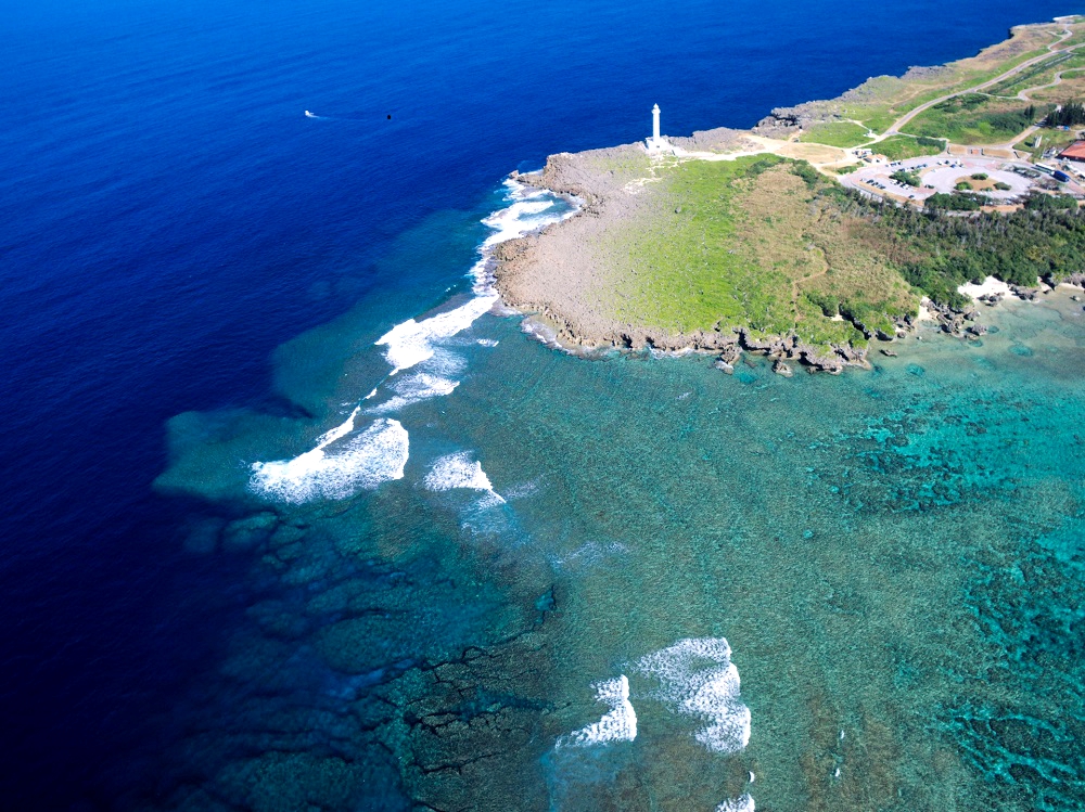 美しい海に囲まれた沖縄だからこそ、絵になる灯台７選
