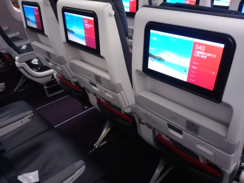 JALの新機材エアバスA350 -900のシートはモニター付