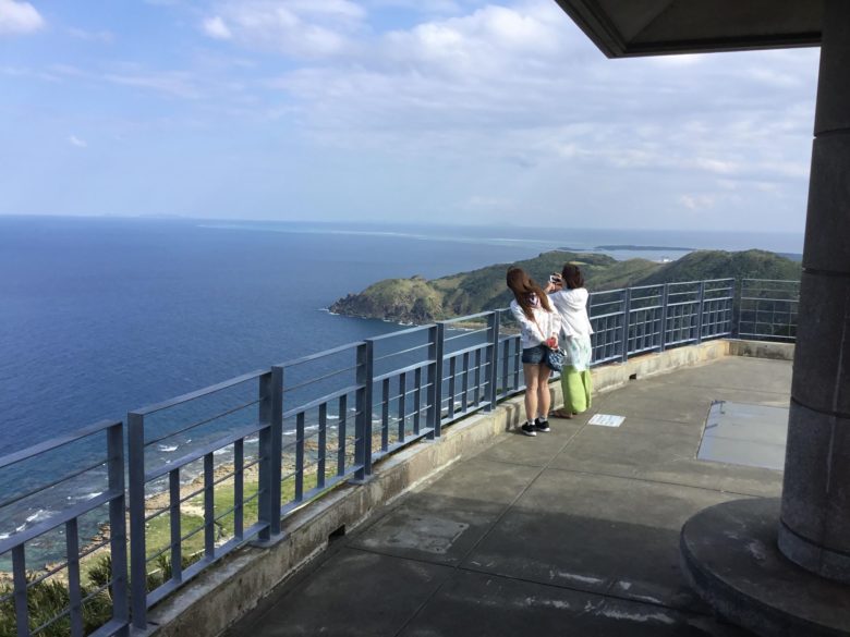 久米島の絶景ポイント比屋定バンタ