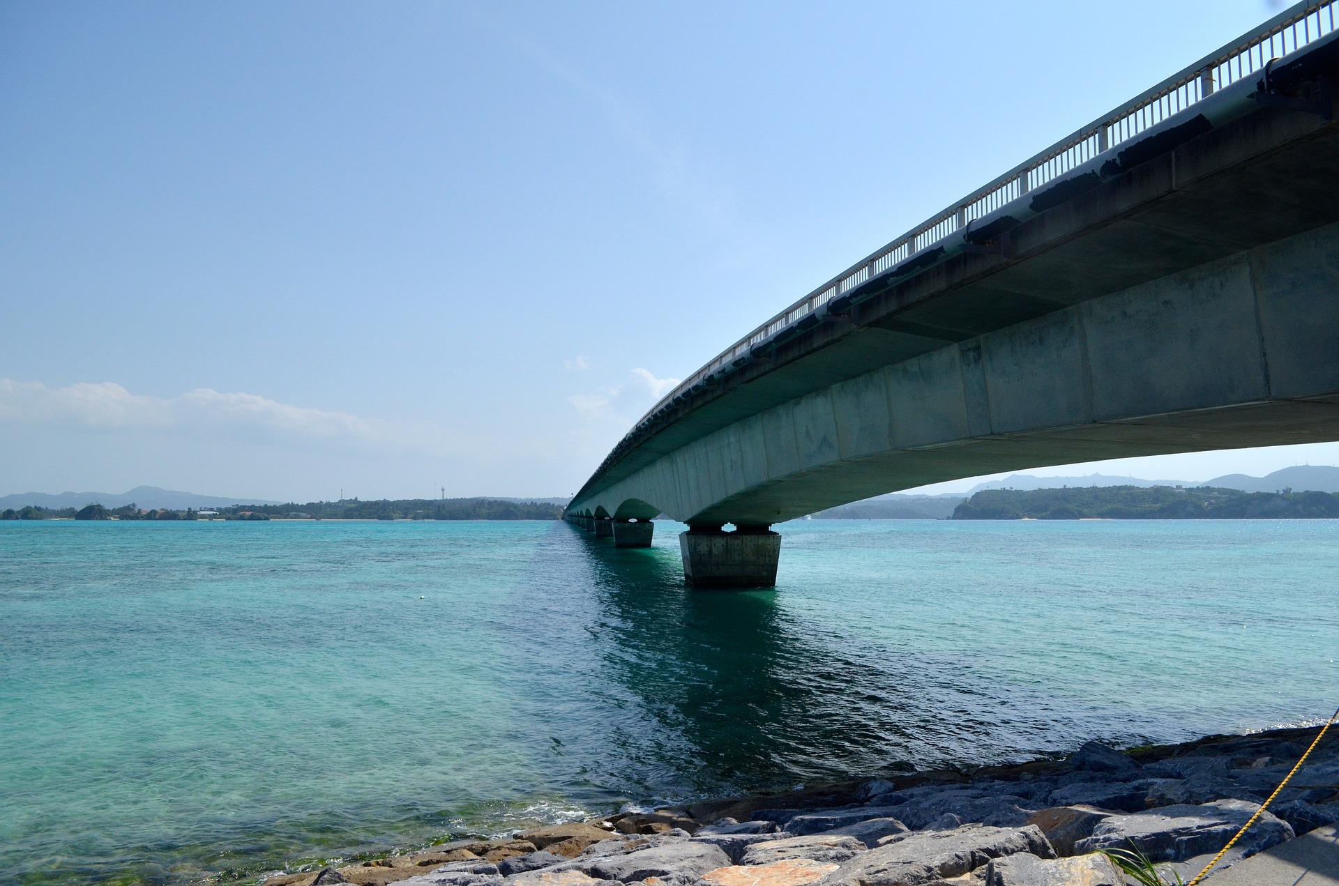 沖縄本島から橋でつながる8つの島とおすすめホテル！