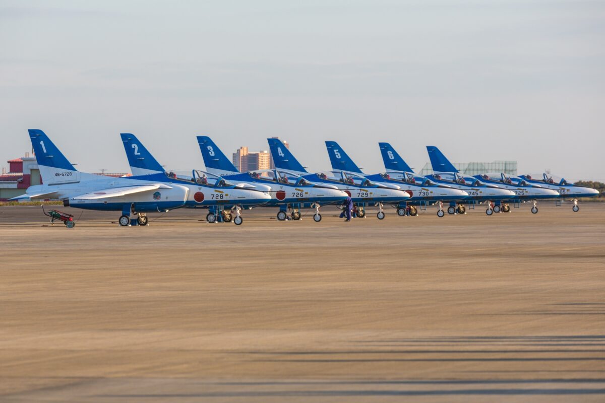 ブルーインパルスが宮古空港を利用して初の展示飛行！