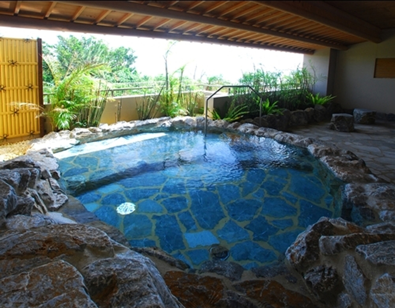 グランヴィリオリゾート石垣島は露天風呂など大浴場完備