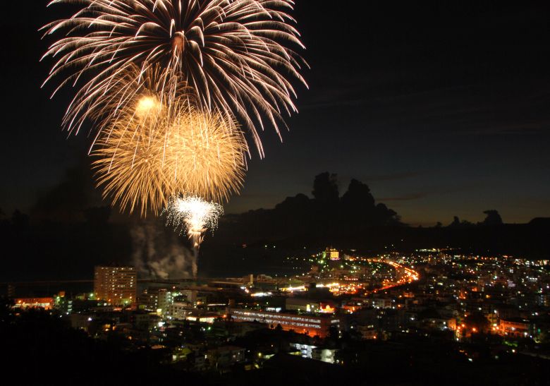 第44回名護まつり2025～花火と青空市とビールまつり～開催！