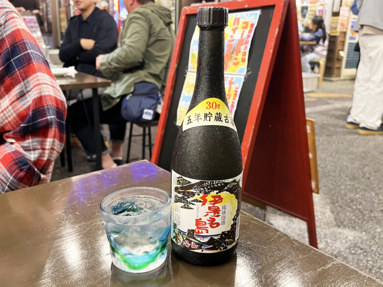 国際通り屋台村で泡盛島酒と肴