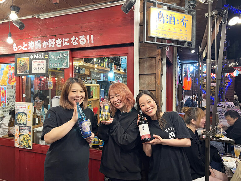 国際通り屋台村「島酒と肴（しまぁとあて）」で泡盛と沖縄料理を堪能しよう！