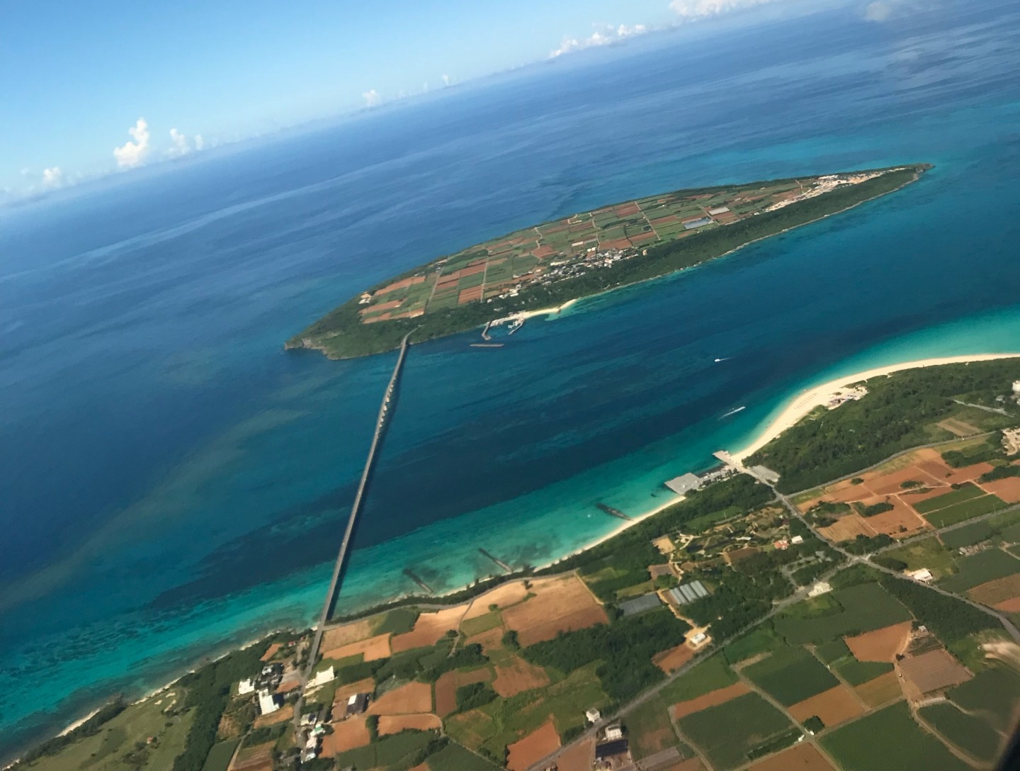 【飛行機の窓からの眺め・宮古島編】窓側席をとるなら左側、それとも右側？