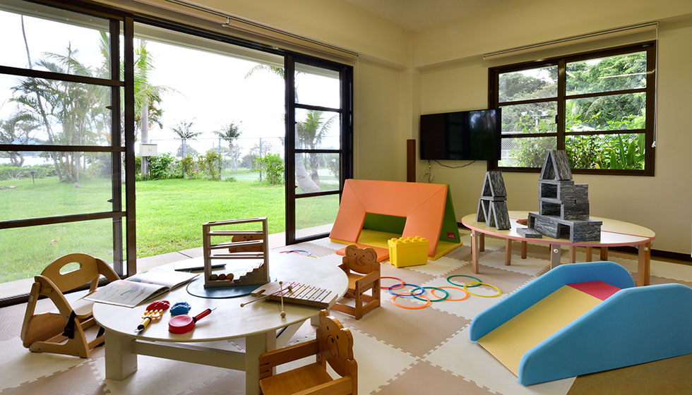 沖縄で託児所があるホテルはココ！パパとママだって遊びはじけたい！