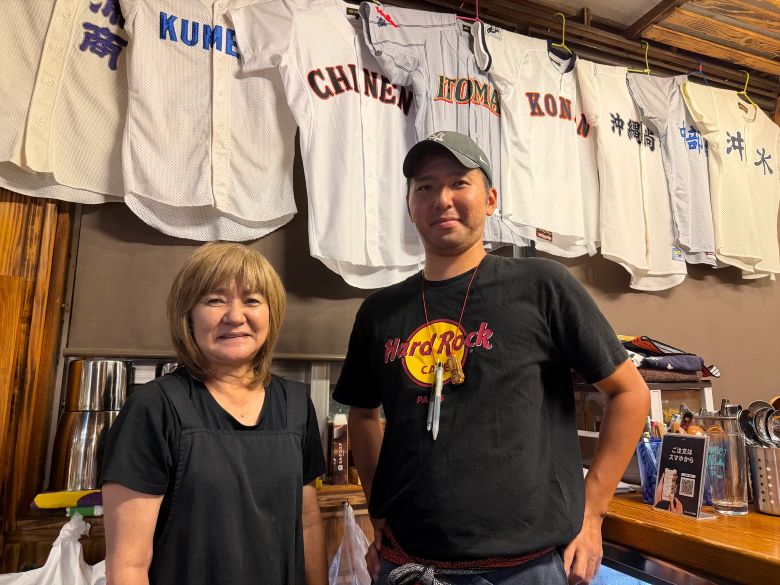 久米島の居酒屋で名物を満喫！地元客で賑わう「なーんちゃって居酒屋 銀太郎」